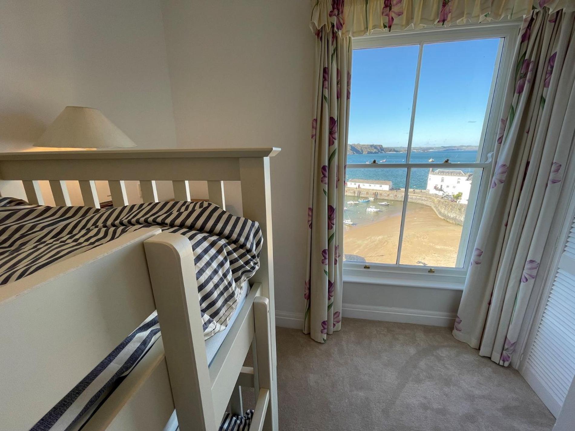 2 Bed In Tenby 82979 外观 照片