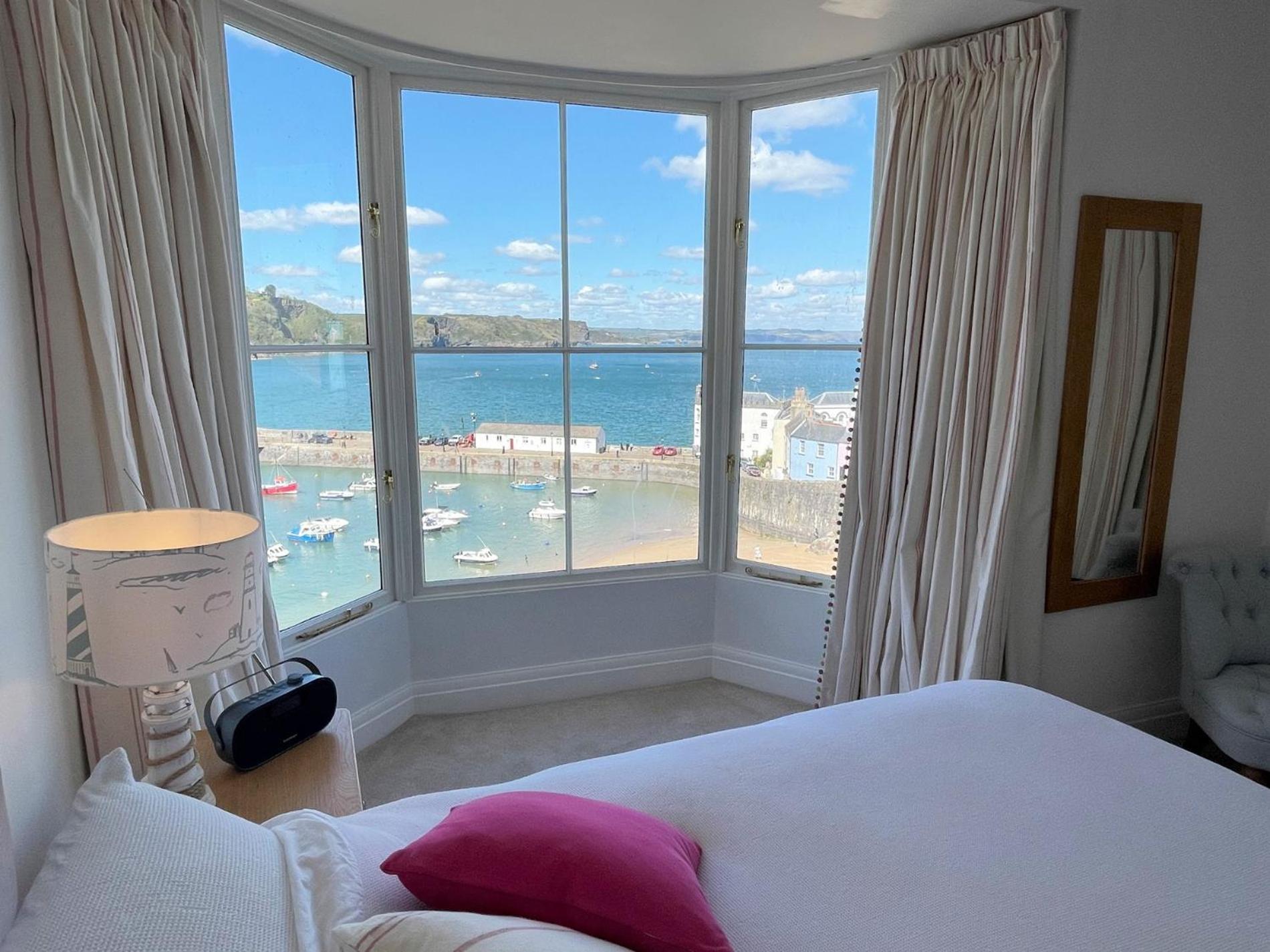 2 Bed In Tenby 82979 外观 照片